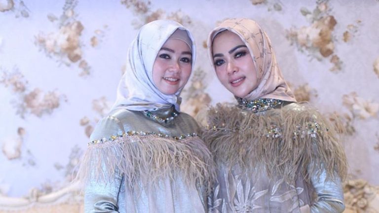 6 Pesona Lala Nurlela Kakak Ipar Syahrini Single Parent dengan Empat Anak